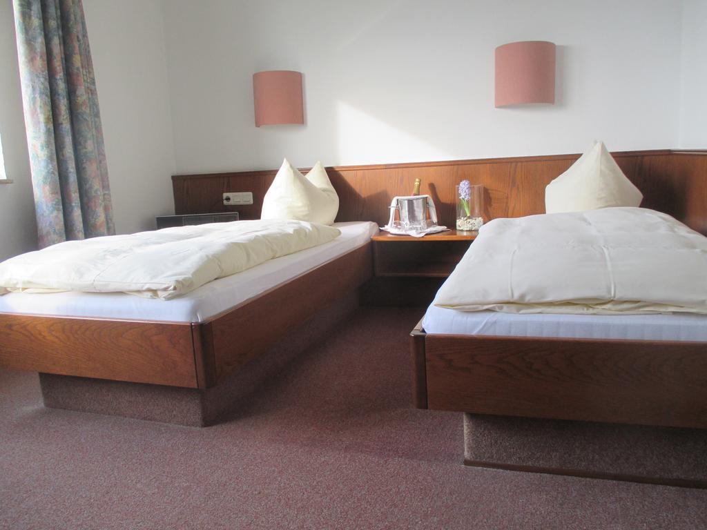 Adler Golf-& Tagungshotel Harth-Poellnitz Екстериор снимка