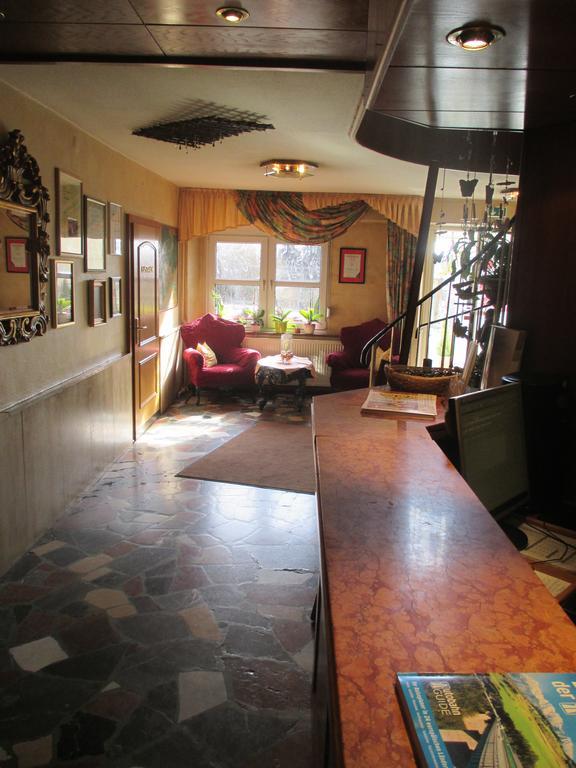 Adler Golf-& Tagungshotel Harth-Poellnitz Екстериор снимка